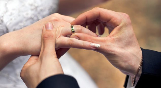 rêver de voir une mariée en robe blanche 