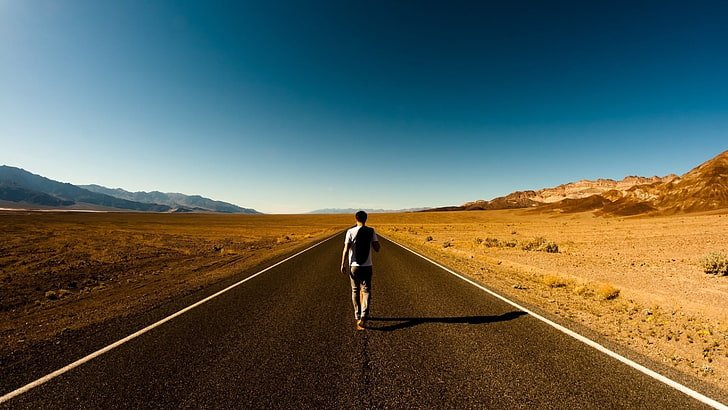 rêver de marcher sur une route 