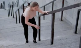 Rêver de monter les escaliers avec difficulté : 10 significations à connaître