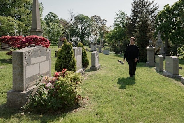 rêver de marcher dans un cimetière signification